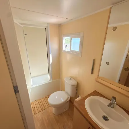 Appartement Climatise, Terrasse, Et Piscine A 500 M De La *